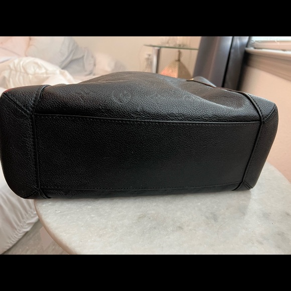 Louis Vuitton ‼️SOLD‼️ - Picture 2 of 13